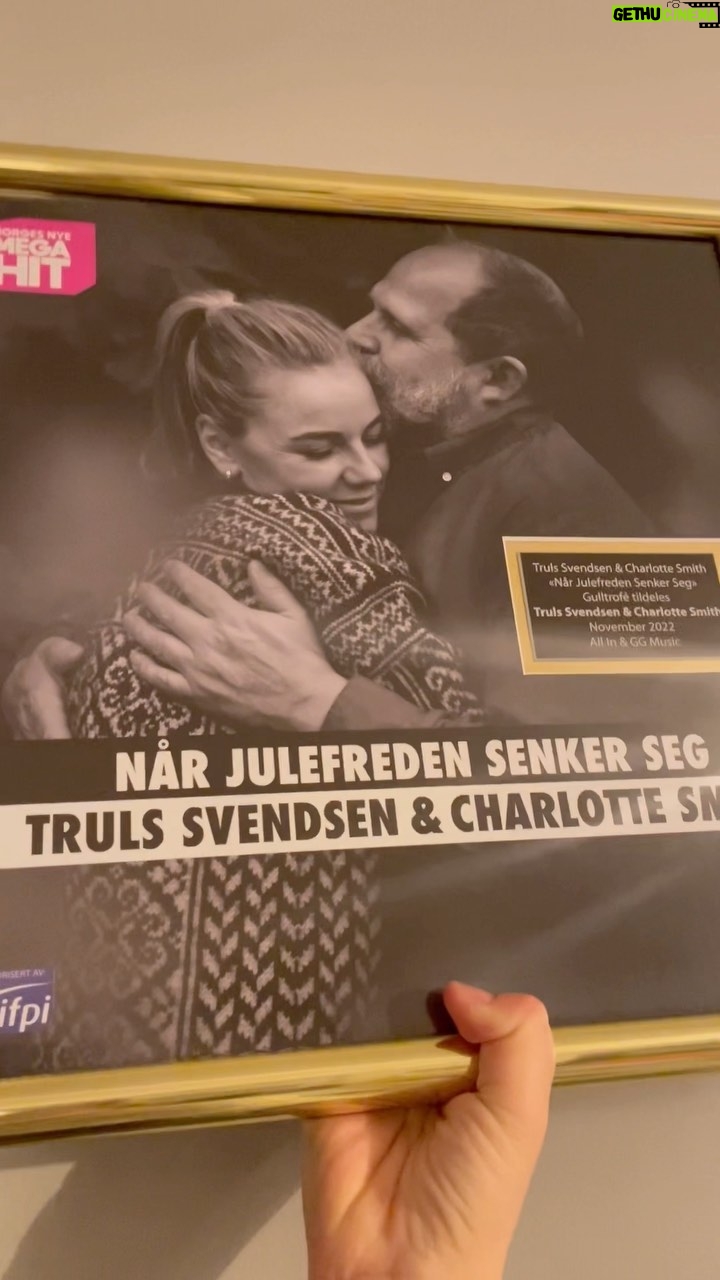 Truls Svendsen - 5.8K Likes - SÅ STAS 🏆🎄❤️
@trulssv #gullplate #norgesnyemegahit #nårjuleftedensenkerseg #allinGGrecords #Sony @prebenand @sandralyng @staysman @petterkatastrofe @thisisanders_