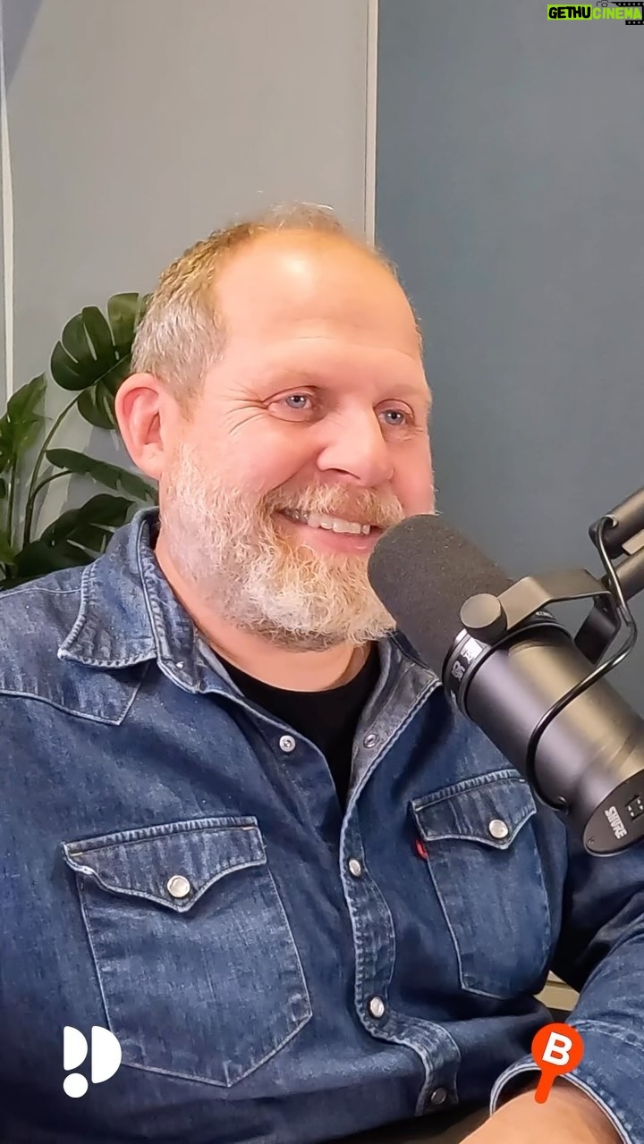Truls Svendsen - 3.7K Likes - Enkle menn ute med ny episode av podcast; Truls og Hellstrøm tar munnen full🙄😅 Link i bio.
@podimo_no @planbunderholdning