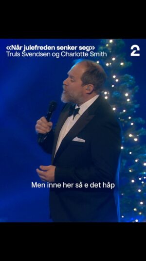 Truls Svendsen Instagram - For et år siden var det en morsom opplevelse å være med på #norgesnyemegahit på @tv2norge med julesangen «Når Julefreden Senker Seg». 
Ekstra kult var det at så mange hørte på og likte den, med mange avspillinger på Spotify.
Så nå som vi nærmer oss 1. desember er det på tide å minne dere på at den fortsatt er der ute😁 
Alt for tidlig å si, selvfølgelig, men God Jul😅😍