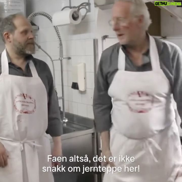 Truls Svendsen - 6.3K Likes - Greit å se seg utenfra innimellom😁 Truls à la Hellstrøm Bistro, i kveld kl 20:00 på @tv2norge og ute nå på @tv2play.