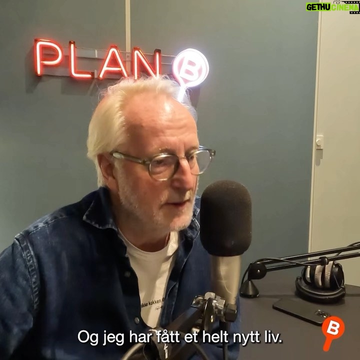 Truls Svendsen - 4.3K Likes - Eyvind Hellstrøm og jeg er tilbake med ukentlige podcastepisoder i «Truls & Hellstrøm tar munnen full». Her får du mattips, oppskrifter, anbefaling av viner, og mye skjitprat, bl.a. hvordan Eyvind gjør rent nedentil😳
Episodene ligger åpen i alle podcast-apper.