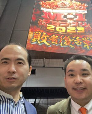 Tsukasa Saitô Instagram - M-1終わった。
令和ロマンおめで頭皮、そして全てのファイナリスト、敗者復活戦を戦った漫才師のみなさん感動と興奮をありが頭皮。
昨日は敗者復活の会場でチャンピオンライブしてました。
すごく広かったけど、みんなそれをモノともせずやってました。ほんと尊敬笑　一枚目は「たかし」が揃ったから撮ろうぜと渡辺さんが言ったので撮りました。僕は無心でした。笑

飛行機と子供の相手であんまりちゃんと見れなかったから今からネタちゃんと見るっと。
明日は大阪で6ステ！！有馬記念もダメだったし頑張ります！！！