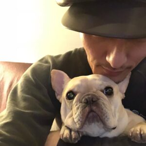 Tsuyoshi Kusanagi Instagram - ヒョッコリはんなり！
#草彅クルミ