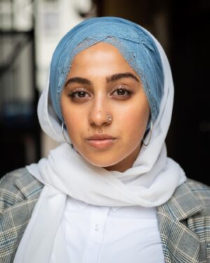 Tua El-Fawwal Instagram - Was Rassismus ist, entscheiden nicht weiße Menschen, sondern Menschen die von Rassismus betroffen sind !
📸 @kasimirbordasch 
#rassimsus #diskriminierung #solidarität #hijab #hijabi #actress #racism #discrimination #solidarity