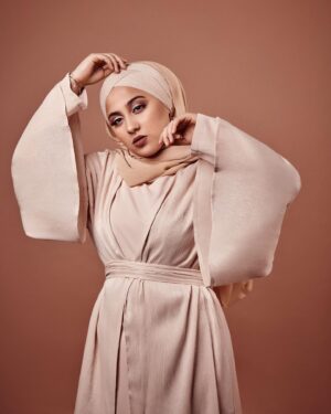 Tua El-Fawwal Instagram - Eid Inspiration✨
Styling @isiqu 
👗/ @hijabiofficial 
💄/ @delalno 
📸/ @mitoderohneeis
