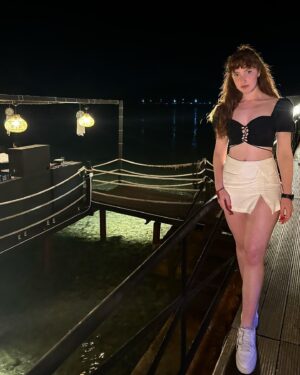 Tuana Gizem Uzunlar Instagram - Kaydırdıkça bir kaç ben bir kaç sahil güvenlik ve Efes’in yasaklanan reklamını görebilirsiniz.