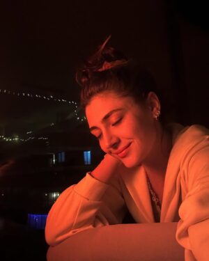 Tuğba Daştan Instagram - Arka bahçede🤭