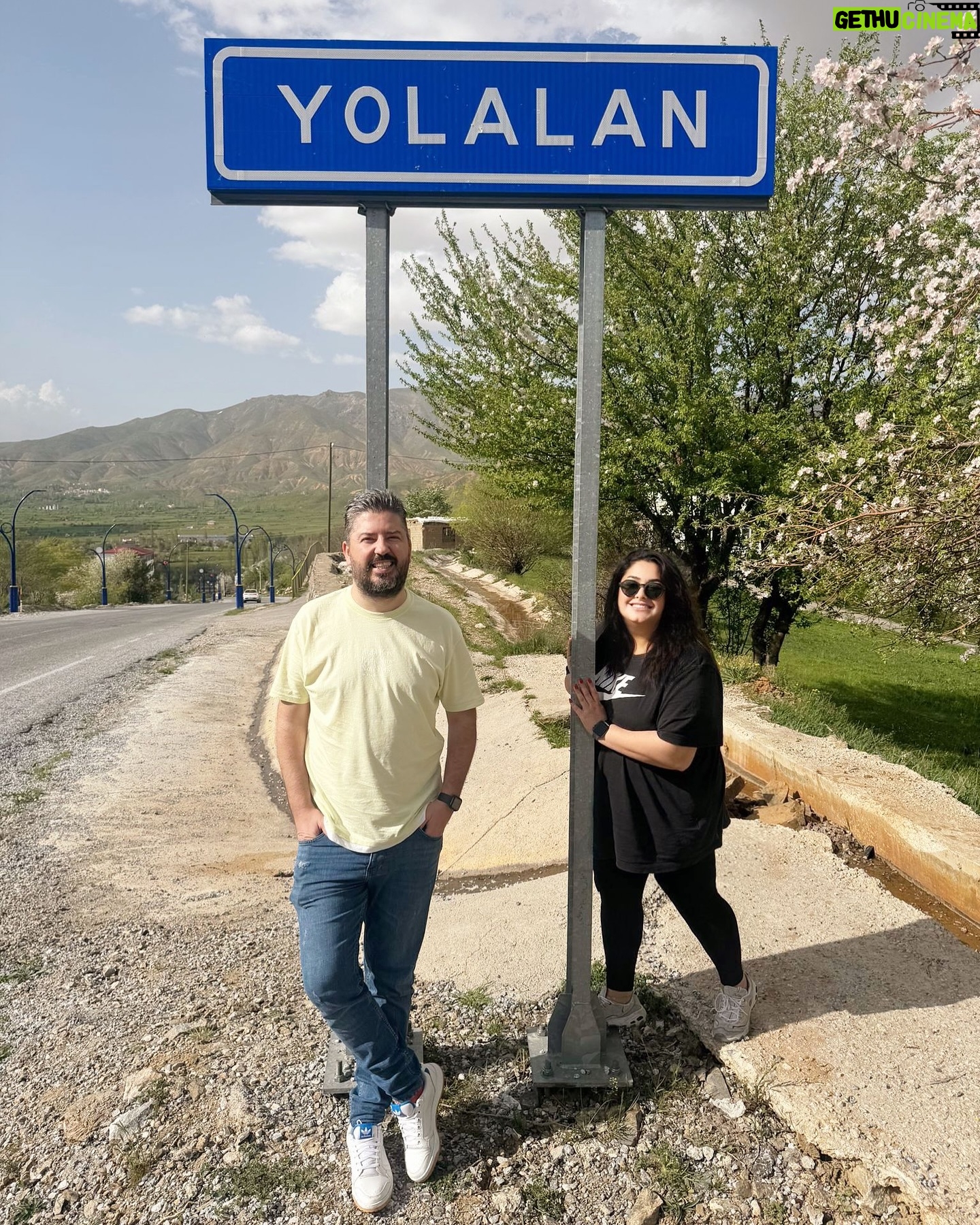 Tuğçe Karabayır - 483 Likes - İşçinin ve Emekçinin Bayramı Kutlu Olsun #1Mayıs
Bu sezon 106 Oyun
Toplam 1049 Sahne
Tiyatroda 17. Yıl
54 Şehir
47 İlçe
Kaç kilometre yol yaptığımızı hesaplayamadık :)
Yol almaya devam☺️👋🏻
#BüyükAnadoluTurnesi