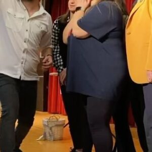Tuğçe Karabayır Instagram - Bugün Ereğli’de çoook kalabalıktık❤️ Çook teşekkür ederiz, sağoluun #RuhÖküzüm

@tugcekarabayir @erkankaradenizz @finitolartiyatrosu @suflesanat 

#FinitolarTiyatrosuŞehrinizeGeliyor

📍Yarın akşam KARAMAN
📍15 Aralık ÇANAKKALE
📍16-17 Aralık ANKARA
📍23 Aralık ANTALYA