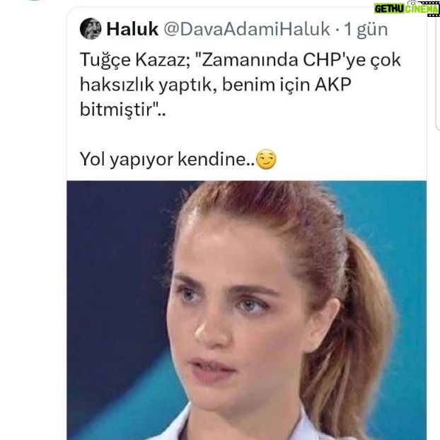 Tuğçe Kazaz - 15.5K Likes - 😂😂😂 Benim niye bundan haberim yok? Biraz ahlak, şeref, haysiyet diyeceğim ama zaten bunlarda sıkıntı olduğu için yapıyorsunuz. Bu haliyle CHP’ye hiçbir zaman doğrudan veya dolaylı destek vermeyeceğim. Vazgeçin bu sevdanızdan. AK Parti de bitmedi. Yeniden başlatmak için sadece reset attık. Bu şansı heba etmezse çok daha güçlü geliyor. Eminim seçim sonuçları Ak Parti’den çok CHP için sürpriz olmuştur zira halk CHP'yi hiç beklemediği ve bilmediği bir konuda, yani hizmetle görevlendirdi. Bu görevi yapmaz, ülke ve millet menfaati için koşturmazsa bir sonraki seçim CHP diye bir parti kalmaz. Zira kendi oyuyla kazanmadı. Onun için şansınızı zorlamayın ve bu şansı halkla uğraşmak yerine halka hizmetle geçirin. Yoksa halkın giydirdiği o ateşten gömlek evvela CHP'yi yakacak. Ayrıca düşünsenize, Ak Parti bu seçimi de kazansaydı yenilenmeden bu kadar tepki, sorun ve kutuplaşma ikliminde bir sonraki genel seçimlerde başarılı olabilir miydi?