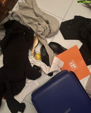 Tuğrul Tülek Instagram - Bir Date Night daha geride kaldı. Date Night ların ertesi günü aşırı mutlu hissediyorum bugün de öyleyim. Seyircimiz yine muazzamdı. Fırat harikulade şarkılar seçti ve acayip Parizyen bir geceye dönüştürdü Date Night’ı. Bir sonraki için sabırsızlanıyorum. Sizlerden gelen videolara bayılıyorum ve paylaşmalara doyamıyorum. Mart ayında yeni Date Night’ımızda görüşmek üzere :)) ❤️❤️❤️🥂🥂🥂🫶🫶🫶🧿🧿🧿 Son foto: Bir starın çöküşü ✨