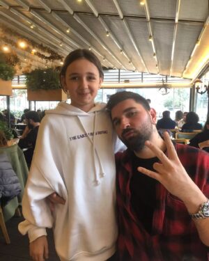 Tuna Arman Instagram - Minik tunam  sinan ve zeyneple harika bir pazar gününden
 #benimgüzelçocuklarım #binlercesukur