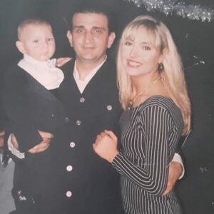 Tuna Arman Instagram - 4 Aralık 1995 hayat seninle başladı eksik olan parçam sendin binlerce şükür Allah bana seni verdi,, elimden geldiğince mutlu olman için uğraştım umarim basarabilmisimdir ,,seni seviyorum oğlum nice yillara sağlıkla huzurla elele nice yıllara iyiki doğdun
🧿🧿🧿🧿🧿🧿