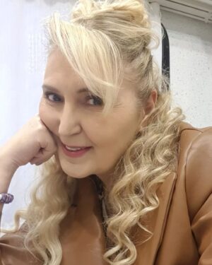 Tuna Arman Instagram - Yine bir gün,,bir küçük gün ışığı ziyareti LAMIA dan sevgilerrr
Harikayim binlerce şükür 🧿🧿🧿🧿🧿💋