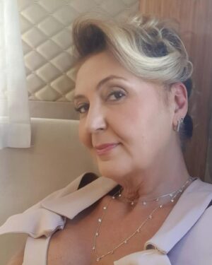 Tuna Arman Instagram - LAMIA cok yakinda sizlerle

 #benimrenklidunyam #binlercesukur #birkucukgunisigi #atv #dizi #oyuncu #tiyatro #televizyon