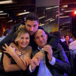 Tuna Arman Instagram - Hosgeldin 27 binlerce şükür hergunume iyiki dogdun canim yavrum @soldiermusician seni cok seviyorum