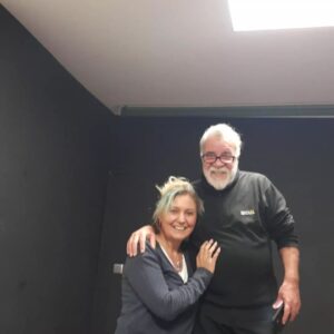 Tuna Arman Instagram - Gittinmi çocukluğum gittinmi müsilim niyeki benim alaska kürdüm benim komigim benim arkadasim dostum yillarim gecmisim 15 yasinda tanidim seni ayni sahneyi paylastim yillarca,,hep vardin hep vardin mushis asan niye be niye #muhlisasan