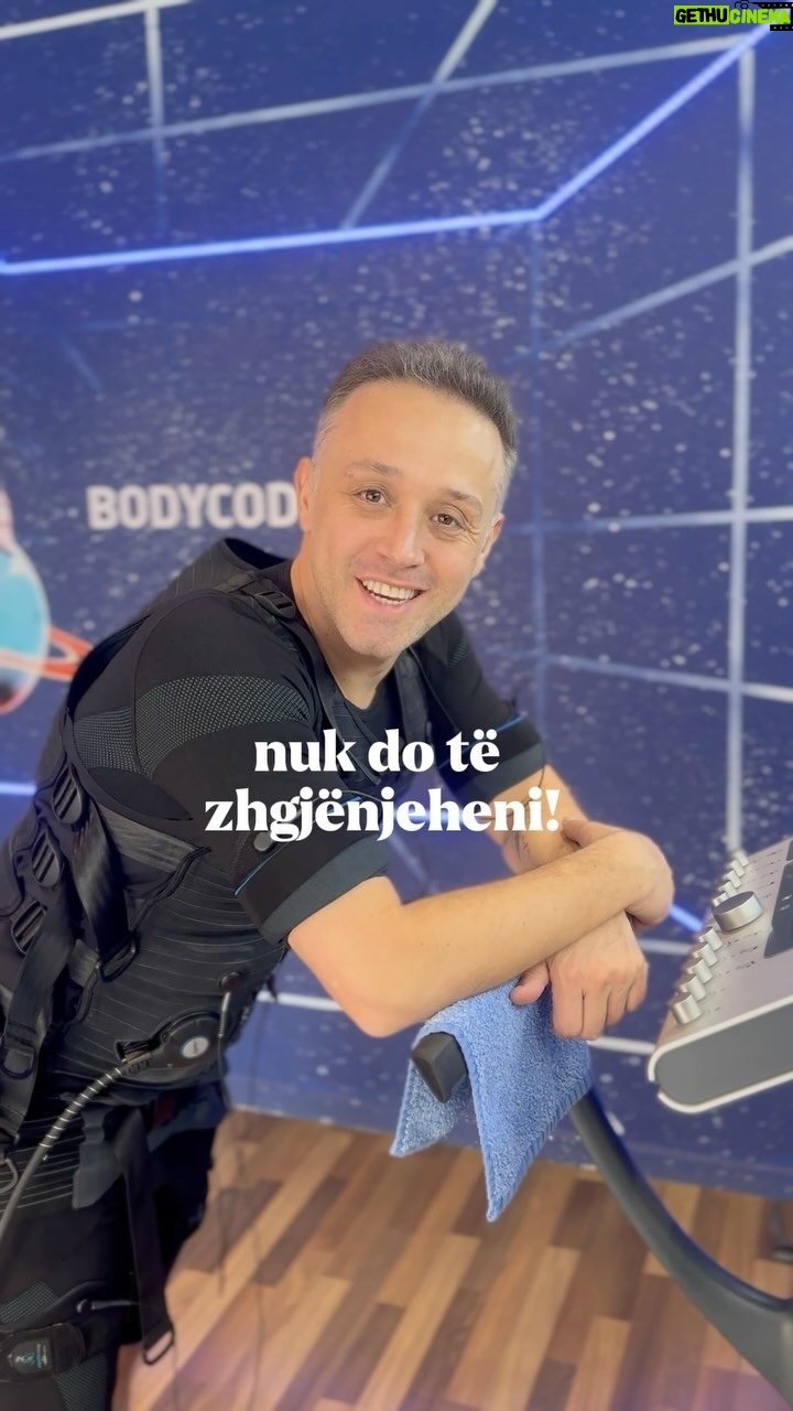 Turjan Hysko - 544 Likes - Turjan Hysko ka zgjedhur Body Code si metodën stërvitore 💪
Vetëm 20 minuta në javë!
𝐓𝐈𝐑𝐀𝐍𝐄
1📍Përballë 𝐒𝐭𝐚𝐝𝐢𝐮𝐦𝐢𝐭 𝐃𝐢𝐧𝐚𝐦𝐨, 0686487857
2📍𝐁𝐚𝐫𝐫𝐢𝐤𝐚𝐝𝐚: Pranë Ministrisë së Drejtësisë, ish stacioni Trenit 0674559779
3📍𝐙𝐨𝐠𝐮 𝐢 𝐙𝐢: 0674906660
4📍𝐁𝐫𝐫𝐲𝐥𝐢: Ngjitur me Maternitetin 0674906704
5📍𝐈𝐬𝐡 𝐁𝐥𝐥𝐨𝐤𝐮, ngjitur me Ami Event, 0675000190
6📍𝐃𝐔𝐑𝐑𝐄𝐒, ngjitur me Bashkinë, 0674906693
7📍𝐒𝐇𝐊𝐎𝐃𝐄𝐑: Ish 5 Heronjtë, Sheshi Demokracia, 0675307377
#Shëndet #DitaEnergjike