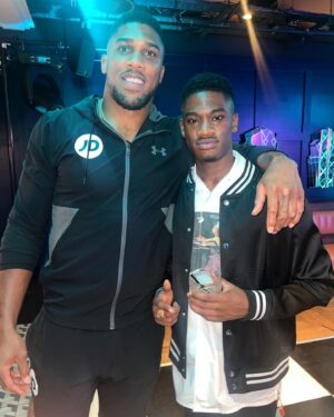 Ty Logan Instagram - Just A Local Lad, Sharing Great Energy With Great People! 💯🏆💙 Thanks @jdofficial For Having Me! 24th November My New Single, Don’t Ruin It Drops!!!! #energy #goodvibes #jdsports  #staytuned