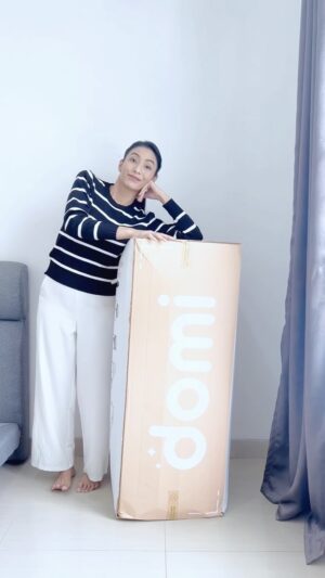 Tyas Mirasih Instagram - Akhirnya setelah sekian lama cari kasur terbaik untuk ganti kasur lamaku, pilihan terbaik jatuh di Domi Bliss Mattress from @domibed.id 😍

Domi Bliss Mattress, kasur paling premium dari Domi Bed dengan material berkualitas mulai dari soft bamboo cover, pocket spring yang anti guncang dan sudah menggunakan busa natural latex yang awet dan nyaman ✨

Buat kamu yang mau rasain kenyamanan Domi Bliss Mattress, buruan check Domi Bed di marketplace kesayanganmu ya 🛒
.