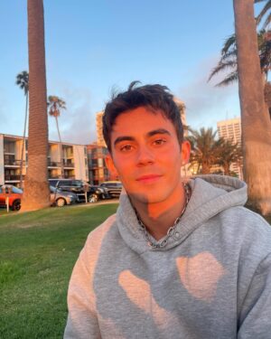 Tyler Alvarez Instagram - Life is about all of the little moments in between. It’s not about the house; it’s about the moments inside the house that make it worthwhile