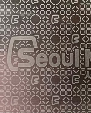 Tyler Rasch Instagram - 그동안 인스타로 팔로해 주신 분들이 잘 알고 계시지만 제가 기하학적인 무늬들 좀 좋아해요. 그래서 지하철 탈 때마다 벽면에 붙어 있는 재미난 타일 무늬들 구경하고 다녀요. 바삐 지나가버릴 때가 많고 잘 보고 다니지 않으면 좀 옛날 냄새가 나서 올드하게 생각되시는 분들이 있을 것 같아요. 그런데 잘 보고 다니면 패턴이 다양하고 재미있게 만든 것도 많고 눈을 즐겁게 해 주더라고요. 타일만 그런 게 아니고 지하철 문짝도 그렇고 여기저기 멋난 레트로 감성이 도는 것들이 많죠. 이런 무늬들 잘 가지고 기념품으로 티나 후드티 등 굿즈에 예쁘게 디자인해서 하면 서울 기념품을 최고겠다 싶어서 직접 만들어보고 싶었는데 저작권은 저에게 있는 게 아니라서 ㅋㅋ 이렇게 아디어만 올리고 서울시 좀 태그 걸어볼까 싶네요. 이런 걸 테마로 공모전 같은 거 해서 예쁘게 디자인해서 팔거나 관광지 기념품 가게에게 라이슨스를 줘 가지고 그 수익을 서울시에서 대중교통이나 환경이나 사회공헌이나 뭔가 좋은 뜻으로 쓰면 좋지 않을까 싶은데 어떠세요?? ㅋㅋ 
@seoul_official @seoulmetro.official #그래픽디자인 #서울시 #기념품 #타일러의생각