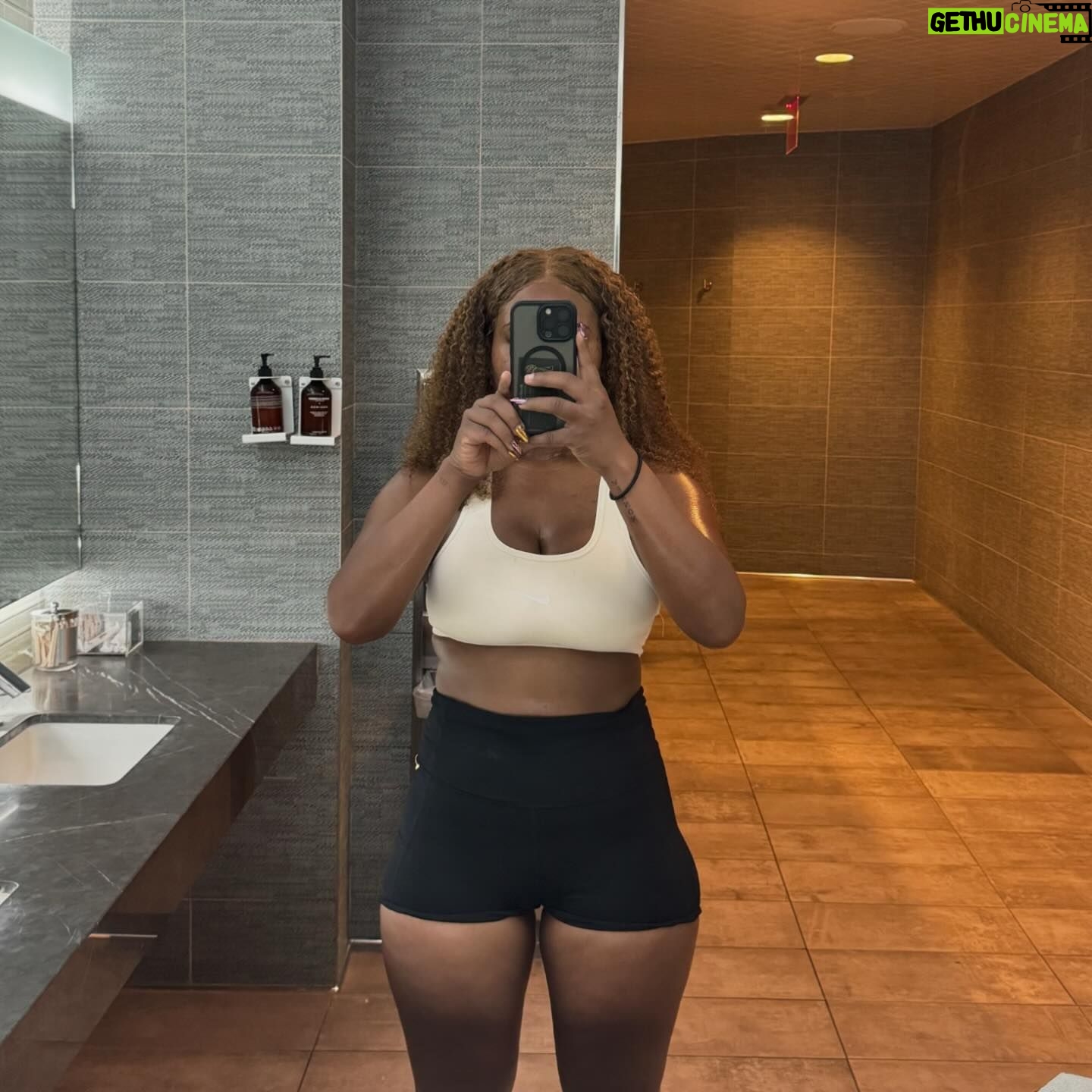 Tylynn Burns - 1.7K Likes - happy 💚