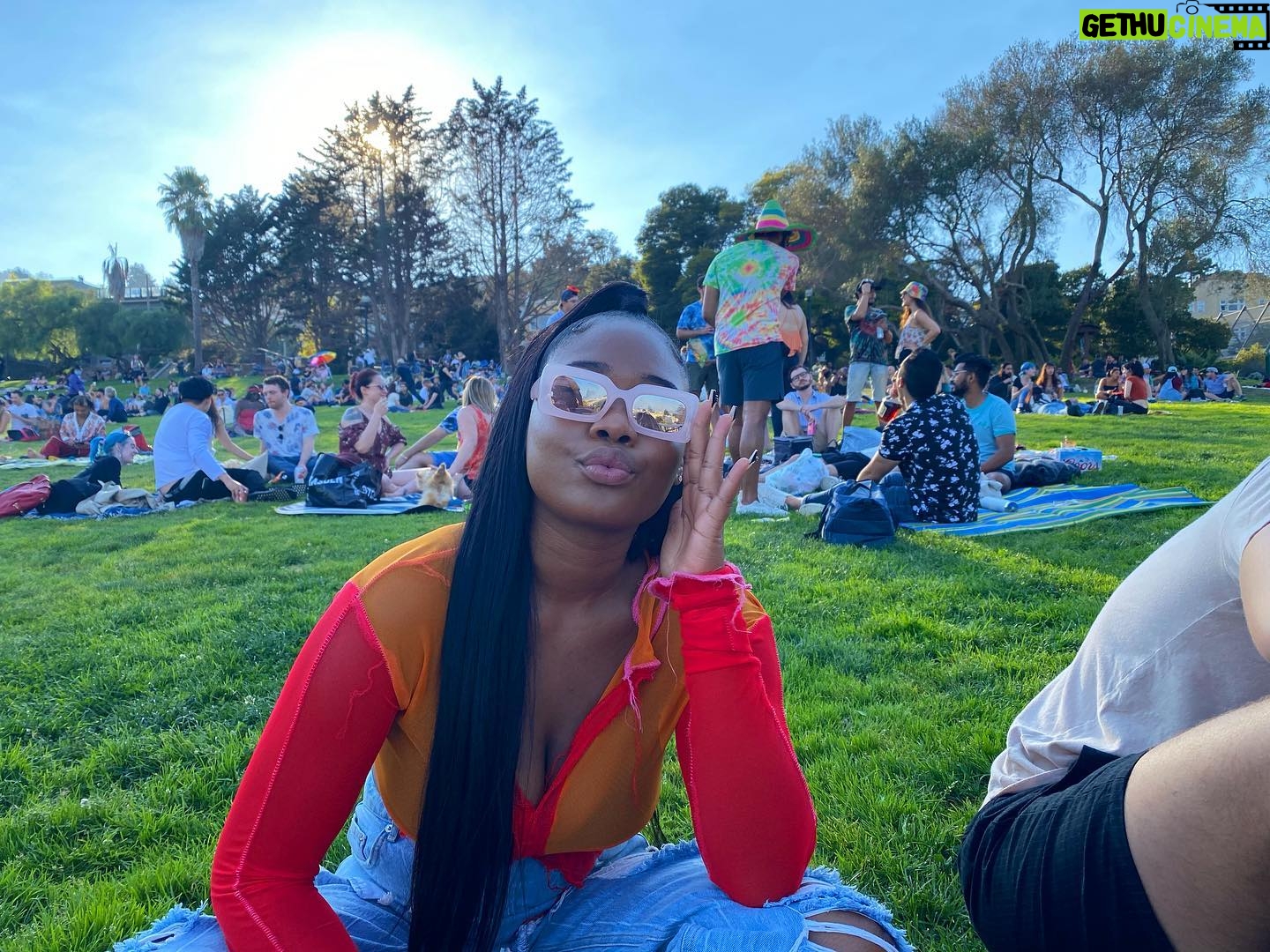 Tylynn Burns - 610 Likes - Dolores, how you been girl