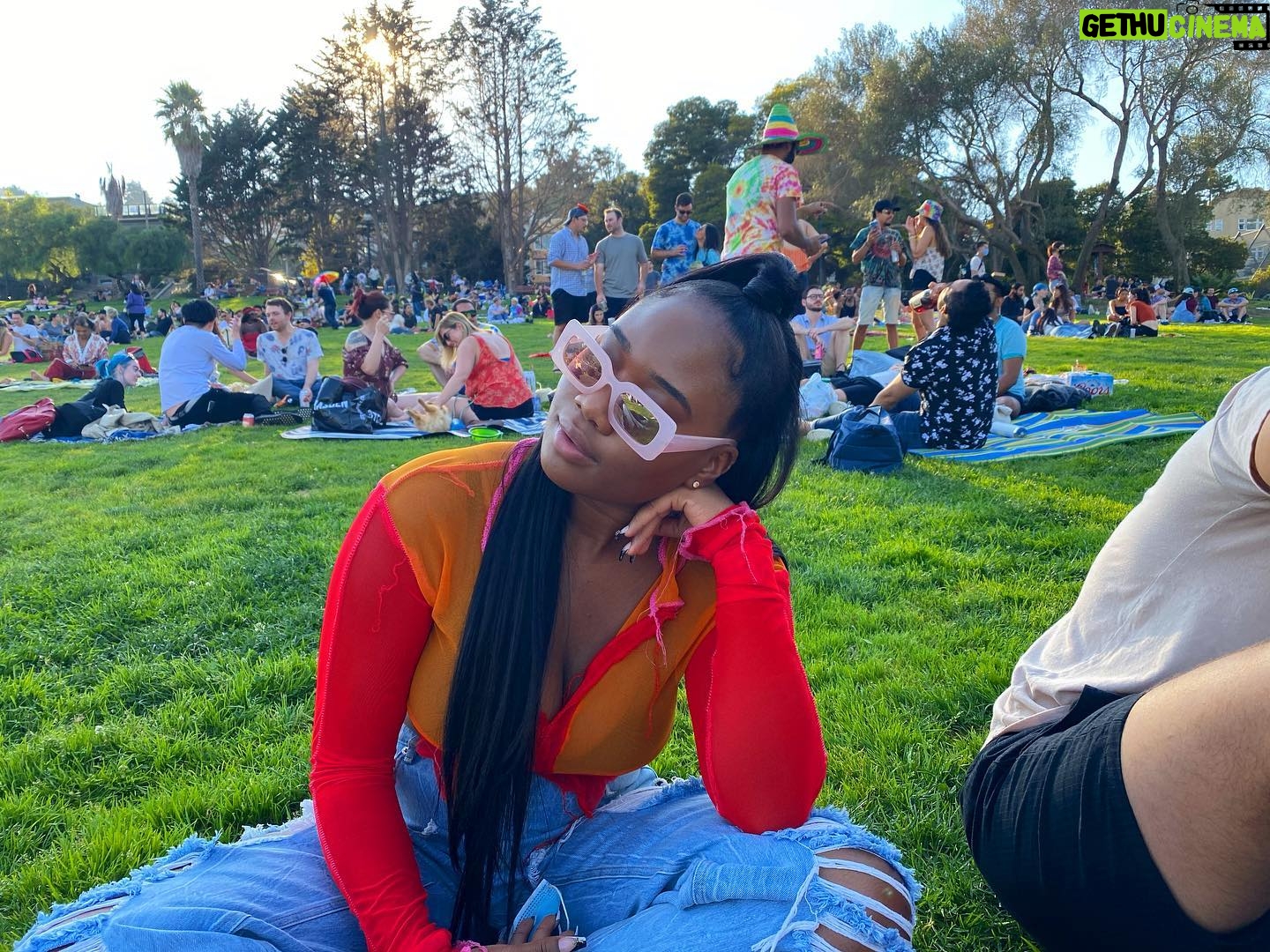 Tylynn Burns - 610 Likes - Dolores, how you been girl