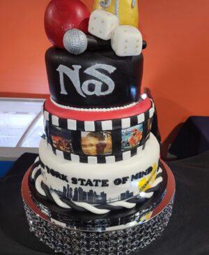 U-God Instagram - Celebrated the God’s born day in Virginia Beach 🎂🎙yes @nas is a Virgo! This tour is a 🎥 movie every  night thanks to everyone for coming out tonight!!!👐🏾🎯🎂🐝 #birthday #nas #wutang #cake #nyc #virgo #legendary