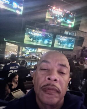 U-God Instagram - Let’s go @nygiants I’m out here with the fans cheering for the G-Men! #wutang #nygiants #nfl