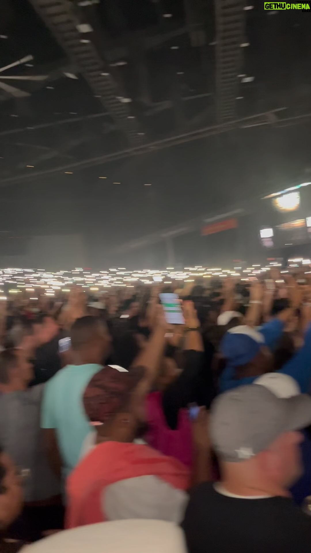 U-God - 1.7K Likes - Just rolled up into Tampa heading to Atlanta Tmrw then a triple header in Texas: Dallas, Austin, Houston ….Put them lighters up…every night is a movie y’all 🔥🎥🍿👐🏾🐝🎙 #movie #hiphop #legendary #wutang #nas