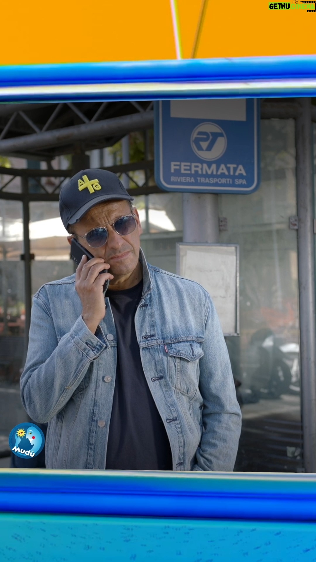 Uccio De Santis - 2.1K Likes - Aspettando l'Autobus...
#mudù #reelschallenge #ucciodesantis