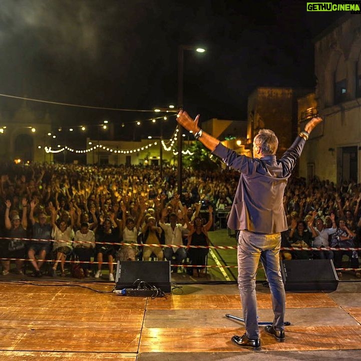Uccio De Santis - 1.3K Likes - Una bellissima serata a Copertino nel fantastico Salento .. grazie al pubblico numerosissimo, grazie all’amministrazione comunale , alla prossima amici miei 😍😍 #tour2023 #ucciodesantis #mudù #estate #tantagente