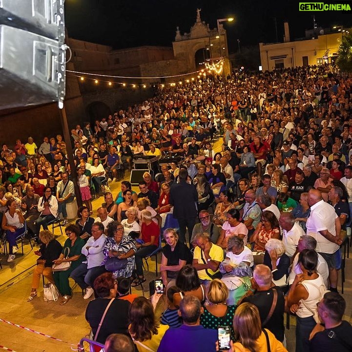 Uccio De Santis - 1.3K Likes - Una bellissima serata a Copertino nel fantastico Salento .. grazie al pubblico numerosissimo, grazie all’amministrazione comunale , alla prossima amici miei 😍😍 #tour2023 #ucciodesantis #mudù #estate #tantagente