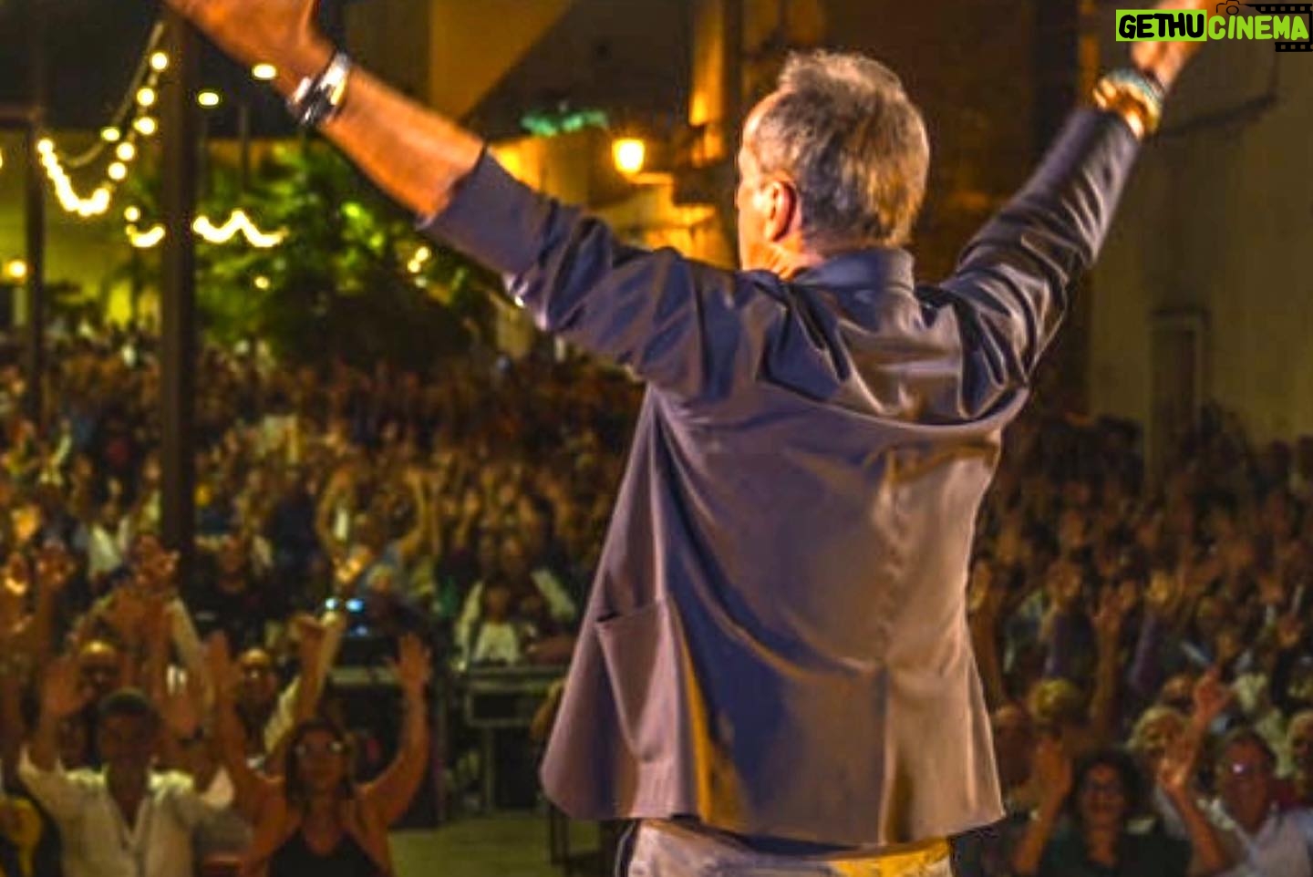 Uccio De Santis - 1.3K Likes - Una bellissima serata a Copertino nel fantastico Salento .. grazie al pubblico numerosissimo, grazie all’amministrazione comunale , alla prossima amici miei 😍😍 #tour2023 #ucciodesantis #mudù #estate #tantagente