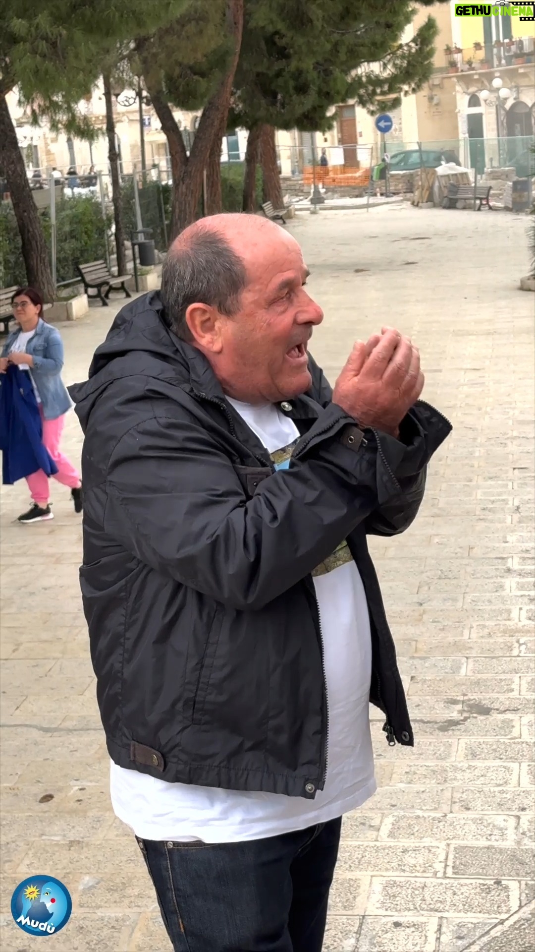 Uccio De Santis - 6K Likes - Il nostro grande Cosimino sul set del Mudù 11 !!!
#mudù11 #ucciodesantis #backstage