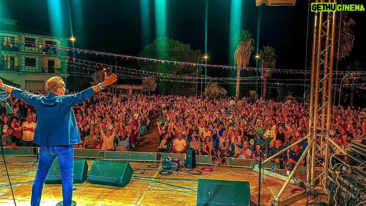 Uccio De Santis - 752 Likes - Grazie BARI SARDO .. una fantastica serata ( 8 settembre) .. Sardegna ❤️ #toru #estate #show #estate2023