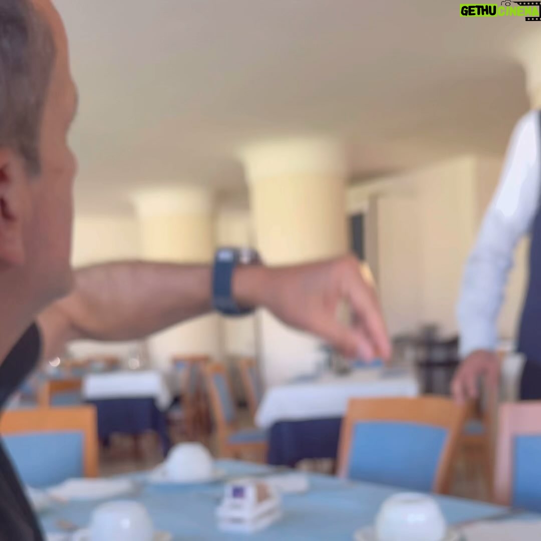 Uccio De Santis - 1K Likes - LA STORIA INFINITA DEL CAPUCCINO BOLLENTE
I veri problemi del mattino š
10 MILLIMETRI in più di altezza meritava comunqueš„²šš¤¦āāļø