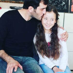 Ufuk Bayraktar Instagram - İlk baķışta eksik gibi görünsede, merhamet, sevgi, tebessüm, samimiyet, hoşgörü gibi bir çoğunun unuttuğu insani değerleriyle çoğumuzdan ileride olan özel evlatlarımızla keyifli vakit geçirdik🌷❤🌍❤,🌷
