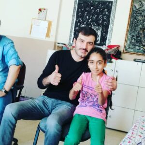 Ufuk Bayraktar Instagram - İlk baķışta eksik gibi görünsede, merhamet, sevgi, tebessüm, samimiyet, hoşgörü gibi bir çoğunun unuttuğu insani değerleriyle çoğumuzdan ileride olan özel evlatlarımızla keyifli vakit geçirdik🌷❤🌍❤,🌷