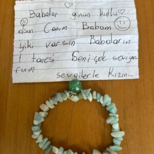 Ufuk Bayraktar Instagram - Tüm babaların ve evlatların ortak buluşması babalar günü kutlu olsun. Bileklik ve tesbihle doğal taş hediye edildi. Bileklik kişiye özel tasarlanıyor, canım kızımın sayfasını etiketlemezsek olmaz @jeweleryshop10