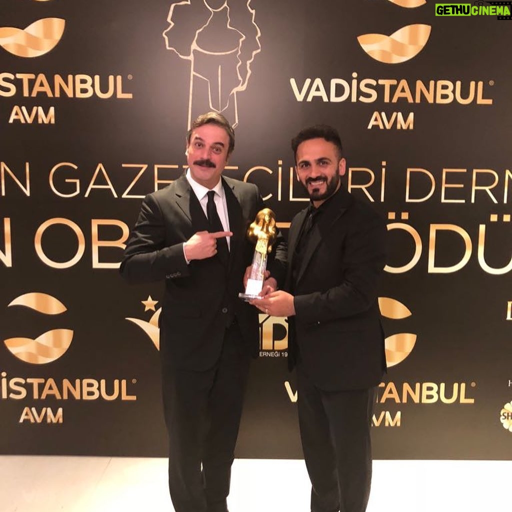 Ufuk Özkan - 5.7K Likes - Nice yıllara babamız Apo eşinle arasla musmutlu yıllar 🧿🧿🙏👏👏 Hep yanımda ol nice yeni başarılara beraber yol arkadaşım🤜🤛 @abdullahbulutmanagement @abdullahbulutt #baba#apo#niceyıllara