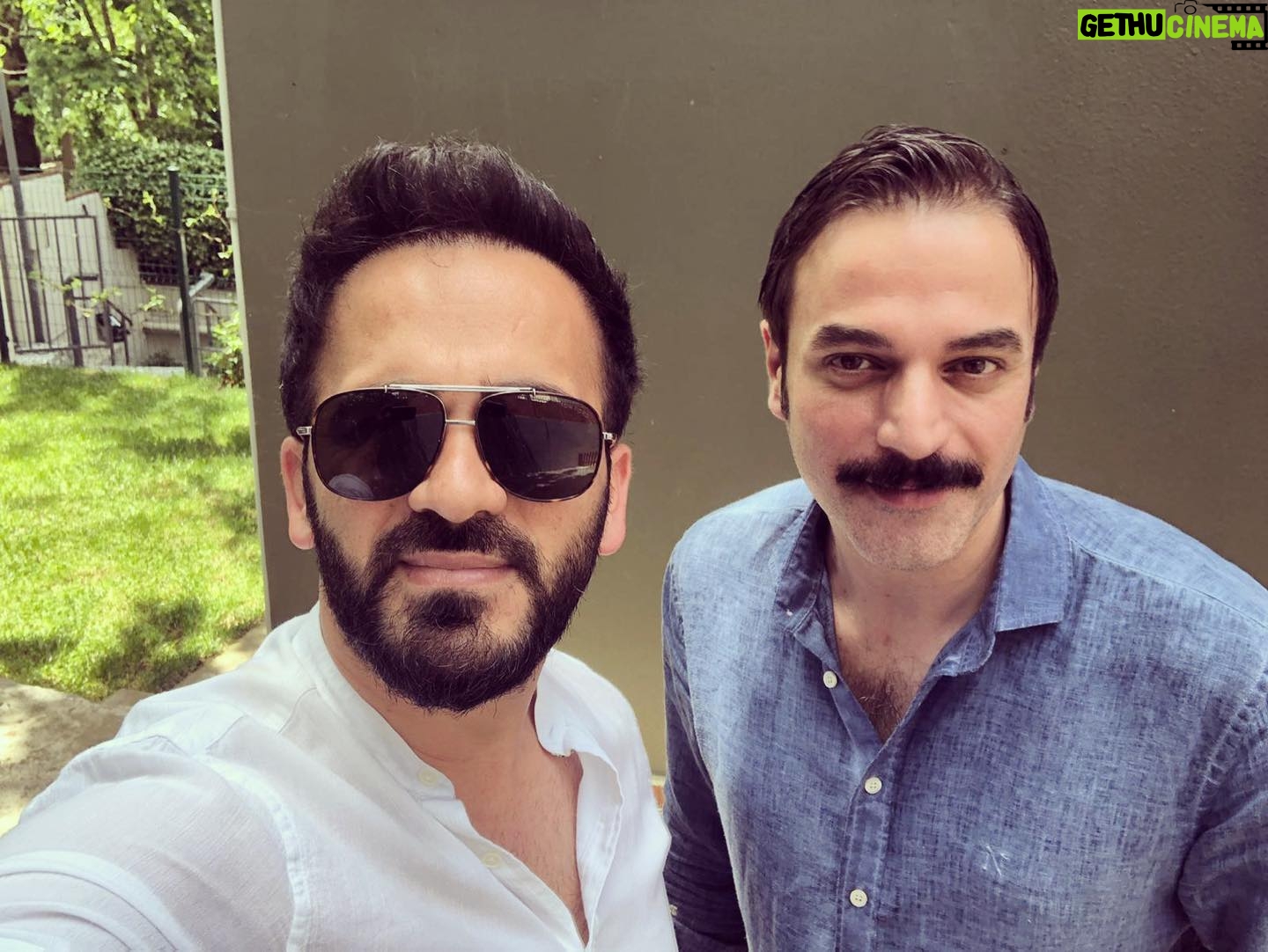 Ufuk Özkan - 6K Likes - Apo babamız doğmuş iyiki yol arkadaşım olmuş Aras ve sevgili eşiyle mısmutlu yılları olsun🙏🙏👏👏👏🧿🧿 Başımızda olsun nice başarılara imza atmaya devam edelim🤜🤛 @abdullahbulut@abdullahbulutmanagement#apo#baba#niceyıllara