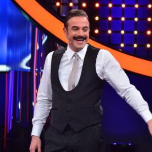Ufuk Özkan Instagram - Volume 3 ailelerim yarışıyor❤️🤜🤛 @aileleryarisiyor.tv @staff.film @eustun @trt1