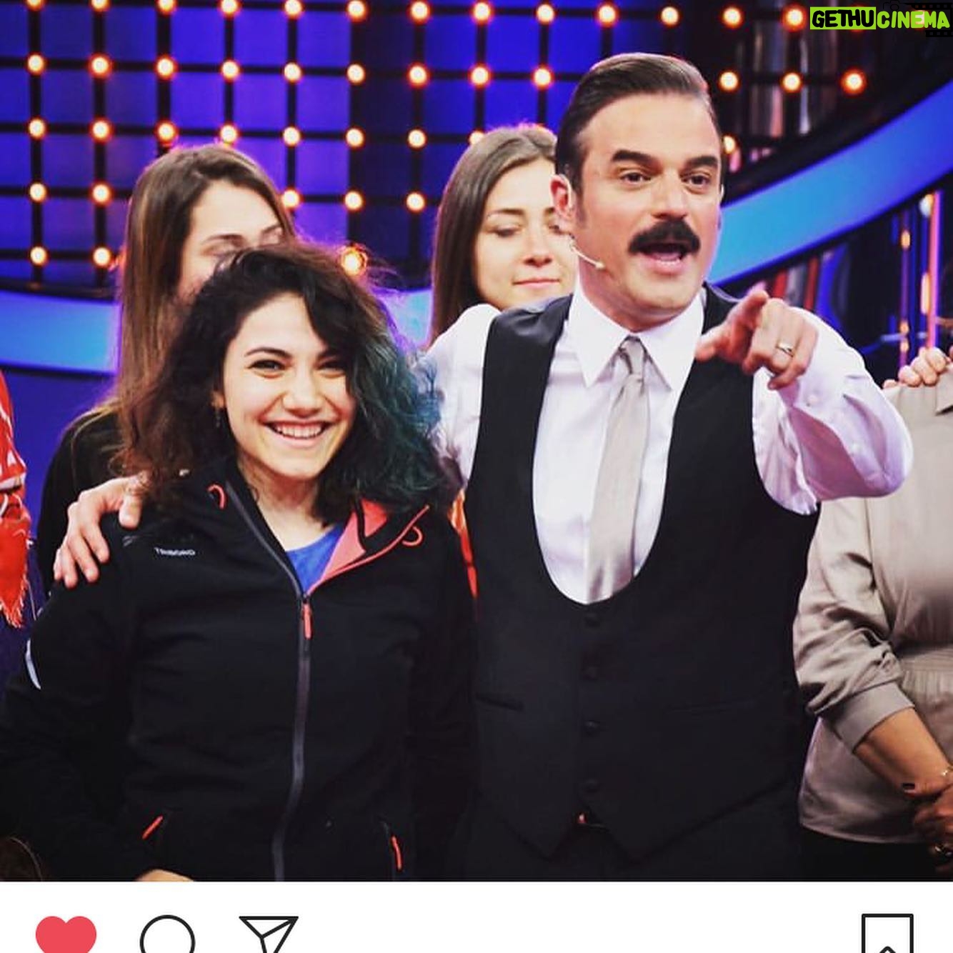 Ufuk Özkan - 4.6K Likes - Aileler yarışıyor can ekip,can misafirler anılar volume 2 devam (1günde özlenirmi özlenir canlar) @aileleryarisiyor.tv @staff.film @eustun @trt1 @erdaldemircii @abdullahbulutmanagement