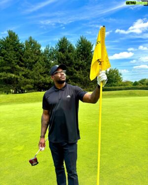Ugo Monye Instagram - Happy Gilmore anyone?!! 🚀 
•
“First time at the @thebelfryhotelandresort quite clearly gonna be my last” ⛳️ 
•
thank you @gallagherrugby for the incredible experience 💙