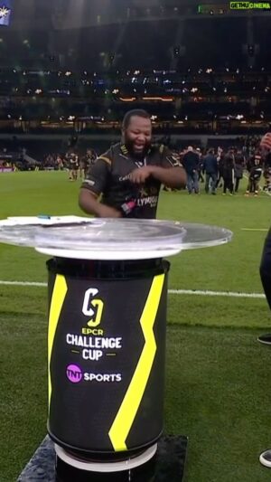 Ugo Monye Instagram - That @epcr_challengecup winning feeling 😎

Ox Nche pulled out all the moves in his post-match interview 😂