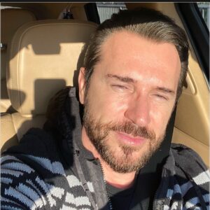 Uğur Arslan Instagram - Hadi hayırlı cumalar. Kar yok güneş var!!! Her yer böyle mi ???