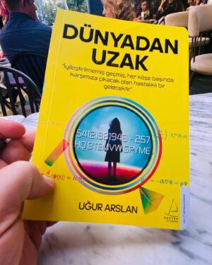 Uğur Arslan Instagram - Aslında bir dijital platforma film senaryosu olarak hazırladığım Yeni kitabım “Dünyadan Uzak” ın, @destekyayinlari ndan  basımı tamamlandı. Bir hafta içerisinde tüm kitapçılara ulaşmış olur. 40 yıllık okur yazarlığımın ürünü olan bu kitabı bir roman kurgusuyla kaleme almayı tercih ettim. Gilmini çekeriz ya da çekeyiz sorun değil… 40 yıllık hayat tecrübesi, 40 yıldır biriktirdiğim güzel sözler, inandıklarım, sevdiklerim, sevemediklerim, yazdıklarım ve yazamadıklarım var içinde. Hiç birimizin hayatı, başkalarının geçtiği yolları, yaşadığı tecrübeleri tekrar yaşayacak kadar uzun veya değersiz değildir. Çok sevdiğim tecrübe içeren kitaplara bir yenisi de benden :) Ana kahramanları kadın olan bu kitaba özellikle gençlerin ve kadın okuyucularımızın çok ilgi göstereceğini düşünüyorum. Şimdiden hepimize hayırlı UĞURLU olsun :) iyi okumalar 👍🧿👏🧿🙏